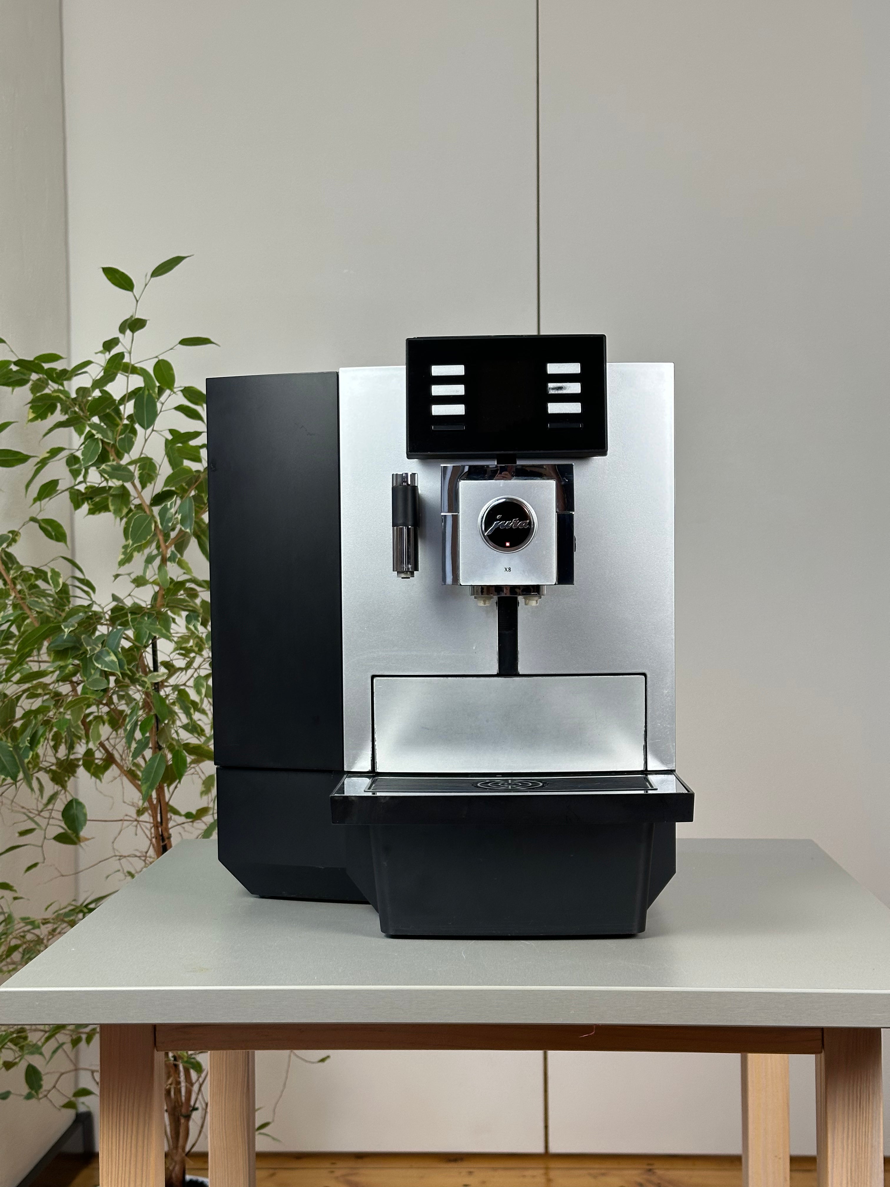 Jura MAZLIETOTI MAZLIETOTS JURA kafijas automāts, X8 NR.1