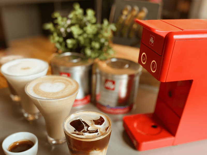 Illy kafijas automāts Y3.3 sarkans