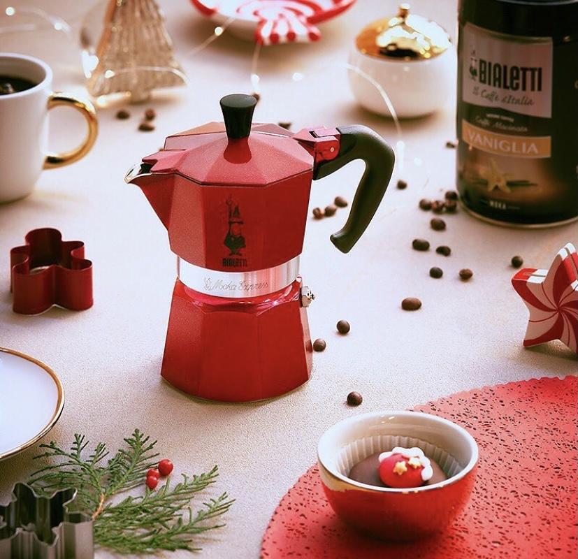 Bialetti Kafijas pagatavošanas rīki MOKA kanniņa Bialetti Express 6 tasītēm, sarkana
