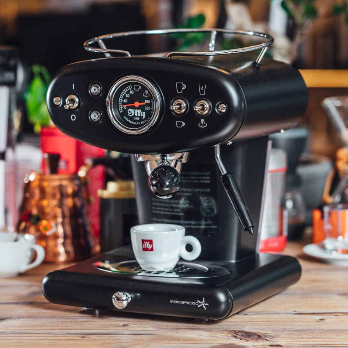illy Kapsulu automāti Kafijas automāts illy X1 Anniversary, Eco Mode, Melns