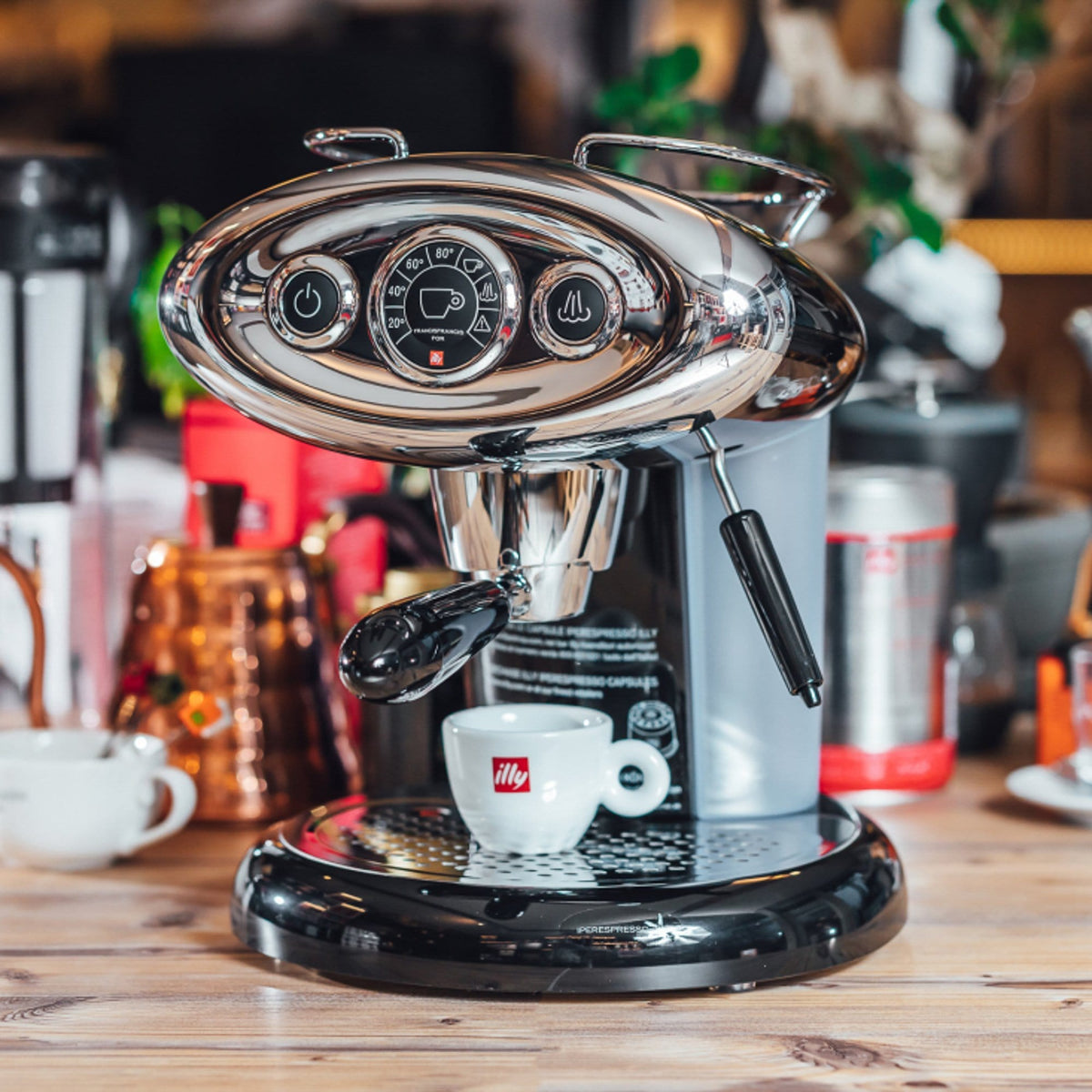 illy Kapsulu automāti Kafijas automāts Illy X7.1, melns
